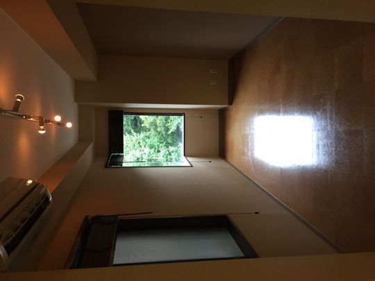 個室 - 御茶ノ水駅徒歩5分 ヨガスタジオ併設のサロン} - ルームシェアルームメイト