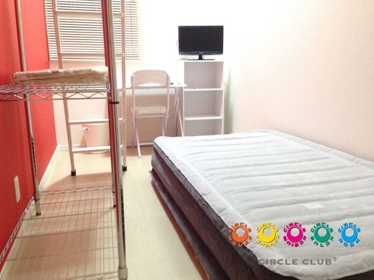 個室 - 二人入居もOK！事務所使用もOK！築浅シェアハウス☆} - ルームシェアルームメイト