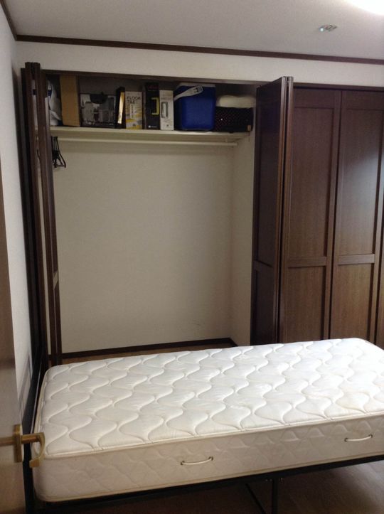 個室 - 新宿駅から最短19分!!世田谷区の隣、狛江駅より徒歩6分♪綺麗な6畳の洋室をお貸しします♪} - ルームシェアルームメイト