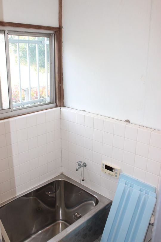 風呂 - 【家賃1.5か月分無料・エリア最安値・初期費用たった6万】 戸建　60㎡　家賃6万円　西武池袋線・保谷駅&ひばりが丘へ自転車10分！池袋・新宿までスグ！} - ルームシェアルームメイト