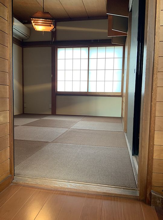 キッチン - 戸建て2階部分} - ルームシェアルームメイト