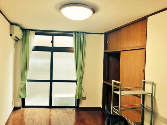 個室 - ★オタクの方大歓迎★駅チカ} - ルームシェアルームメイト