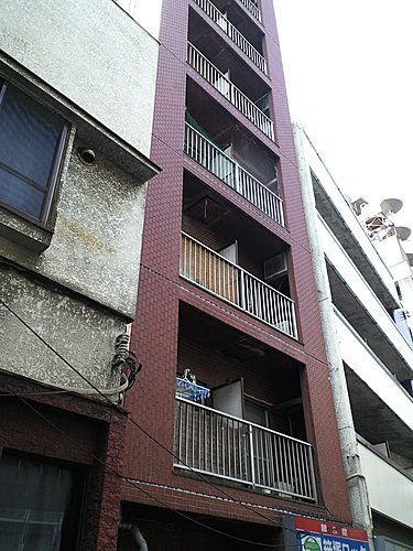 建物 - 新宿まで 10 分、笹塚駅 2 分、少人数 4LDK 個室} - ルームシェアルームメイト