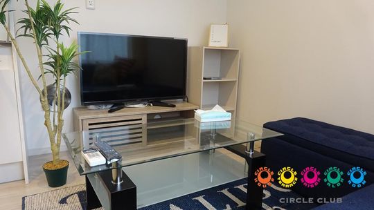 リビング - 渋谷まで20分☆新築の新スタイル型シェアハウス～♪} - ルームシェアルームメイト