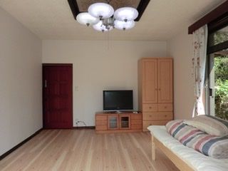 個室 - メゾン追浜2番館　シェアハウス} - ルームシェアルームメイト