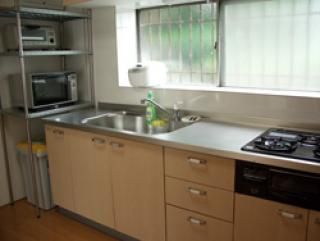 キッチン - monthly rent 60,000 yen for a female} - ルームシェアルームメイト