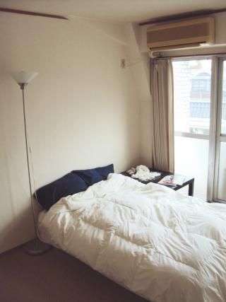 個室 - ルームメイト1名募集します。  (3ヶ月間)} - ルームシェアルームメイト