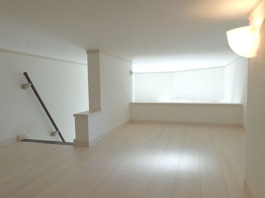 キッチン - 新子安 子安 初期費用0円 家賃2万～ 相談} - ルームシェアルームメイト