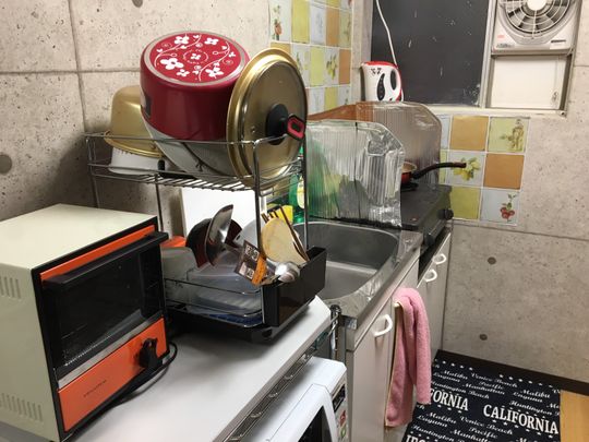 キッチン - ★〜若者が集う北千住、駅から徒歩5分、レトロ風味なシェアハウスです〜} - ルームシェアルームメイト