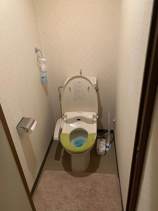 トイレ - 熊谷駅近い・空いてる部屋貸します。（女性のみ）} - ルームシェアルームメイト