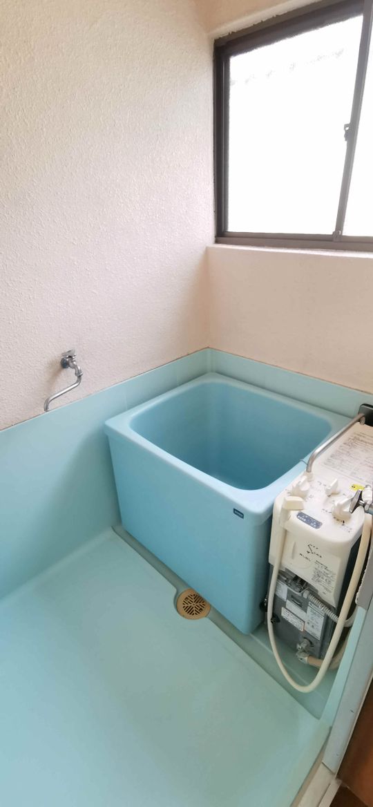 風呂 - 家賃３万円台貸アパート 風呂トイレ別　現況優先 6帖畳 JR横浜線町田駅徒歩５分の物件です} - ルームシェアルームメイト