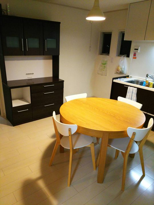 ダイニング - 女性のルームメイト募集します。} - ルームシェアルームメイト