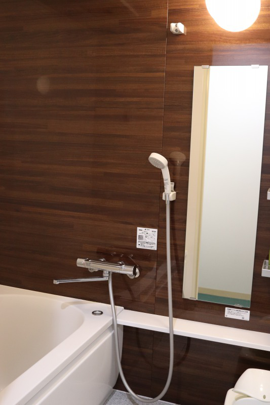 風呂 - 【空室有/初期費用無　2室募集】浦和美園　個室鍵付きルームシェア(間貸し)} - ルームシェアルームメイト