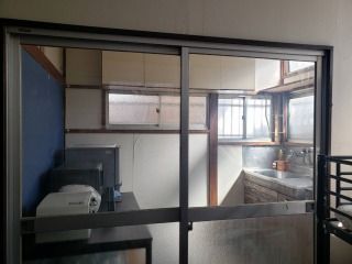 キッチン - 【家賃18,000円~‼️】【品川区西大井】激安シェアハウス‼️} - ルームシェアルームメイト