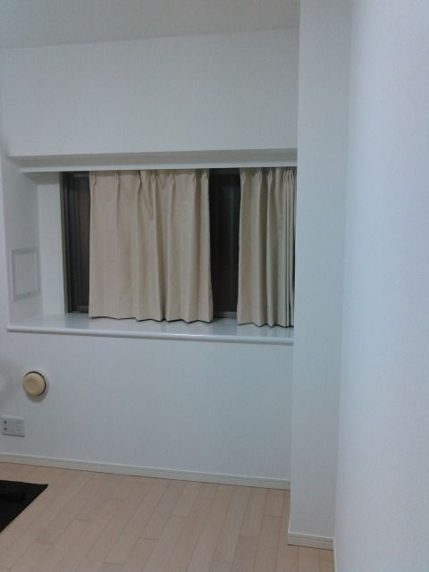 キッチン - 1部屋空きがでましたので募集します。築9年　滝の茶屋駅徒歩1分　三ノ宮まで23分　スーパー徒歩1分} - ルームシェアルームメイト