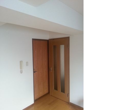 個室 - 女性限定シェア　八丁堀駅から徒歩1分} - ルームシェアルームメイト