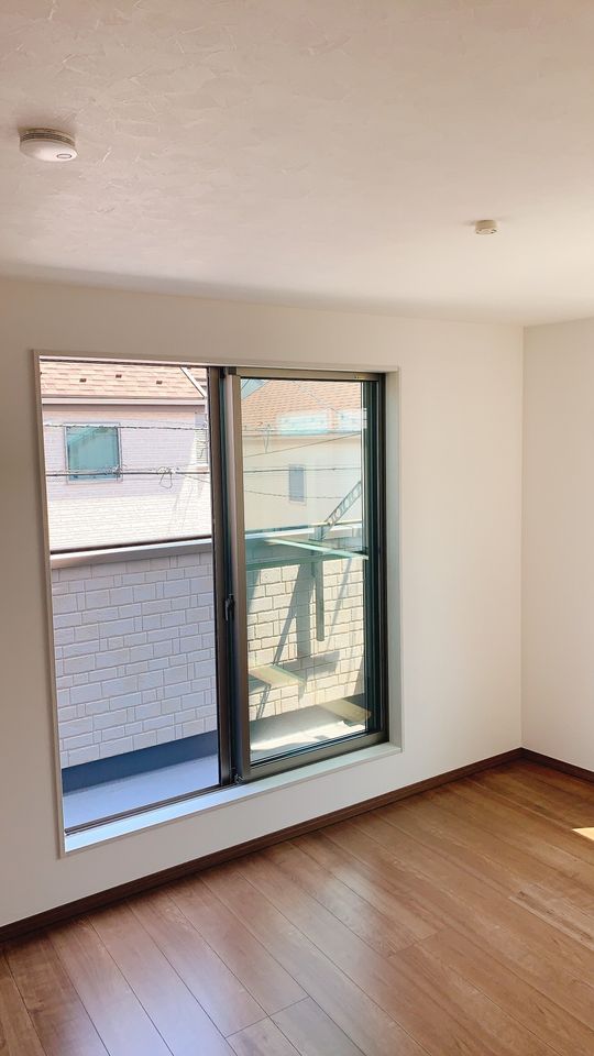 個室 - 【新築戸建】部屋お貸しします【光熱費ネット代込】} - ルームシェアルームメイト