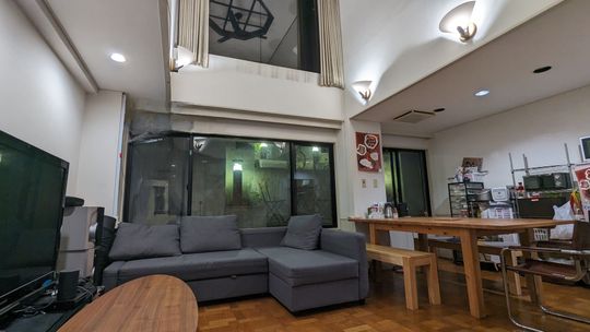 リビング - 【急募！】JR阿佐ヶ谷駅徒歩3分 広々としたリビングのある個室型ルームシェア} - ルームシェアルームメイト