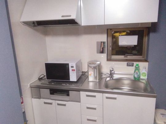 キッチン - 八広駅より徒歩5分　個室　独立トイレバスルーム　家電家具付　ネット光熱費込み} - ルームシェアルームメイト