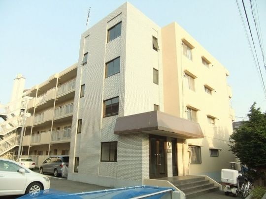 建物 - 西武新宿線下井草駅3分、女性限定広々9畳個室!} - ルームシェアルームメイト