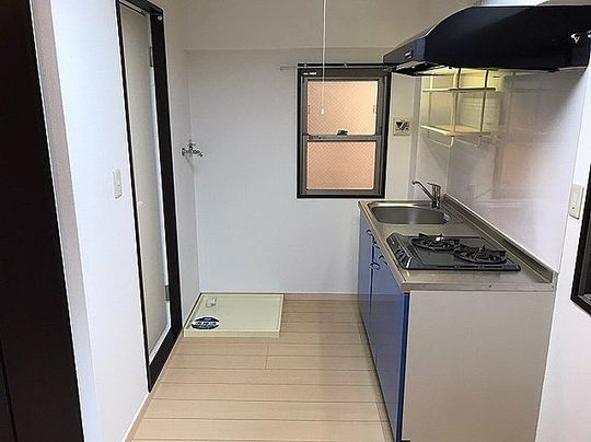 個室 - 新宿徒歩12分⭐︎コンビニ10秒！2ヶ月の契約！} - ルームシェアルームメイト