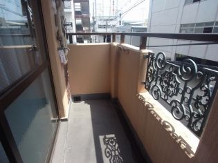 ベランダ - 六甲道エリア＊水道光熱費込み！} - ルームシェアルームメイト