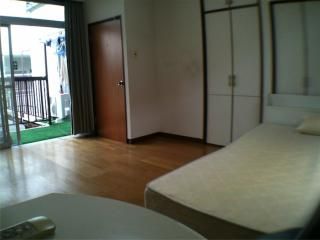 キッチン - 都心で7万円個室　フローリング１０畳 ！！！} - ルームシェアルームメイト