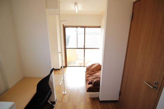 個室 - 【シェアハウス moon room 高井戸】} - ルームシェアルームメイト