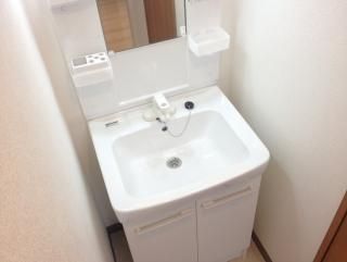 風呂 - 新宿まで徒歩圏内!!初台駅まで徒歩6分!!部屋も綺麗な好立地物件!!} - ルームシェアルームメイト