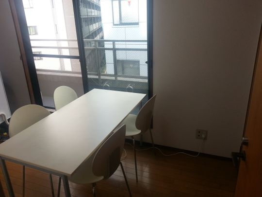 その他 - 女性限定シェア　八丁堀駅から徒歩1分} - ルームシェアルームメイト