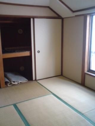 個室 - 便利な阿佐ヶ谷の一戸建て一部屋お貸しします} - ルームシェアルームメイト