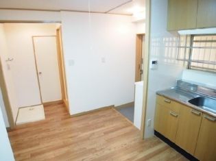 ダイニング - ルームメイト募集！家賃４万、西武新宿線井荻徒歩10分家具付(不要なら撤去します)} - ルームシェアルームメイト