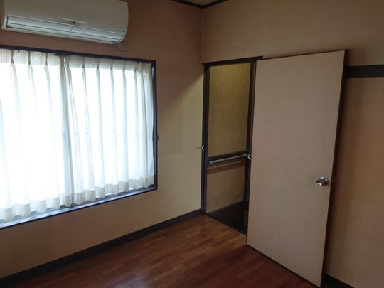 個室 - 東中野駅徒歩8分の一軒家でルームシェアしませんか？} - ルームシェアルームメイト