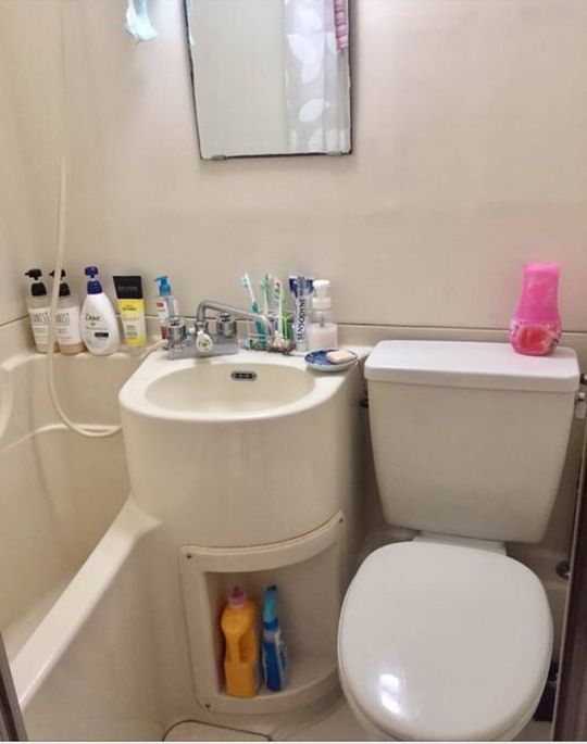 シャワー - 中目黒/恵比寿  家具付き ¥52,000} - ルームシェアルームメイト