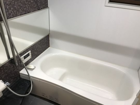 風呂 - 2階建新築100㎡超で、2部屋募集! （３月中に入居される場合には、当月分家賃は不要です！）} - ルームシェアルームメイト