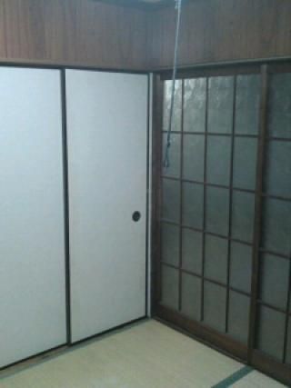 個室 - 水光熱ネット費は家賃に含みます！} - ルームシェアルームメイト