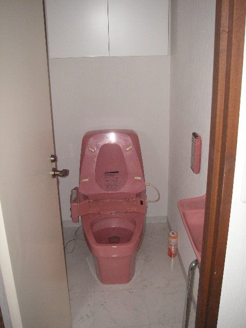 トイレ - 都営新宿線西大島より徒歩4分のペントハウスにご入居が可能です!女性の方は特典あり！} - ルームシェアルームメイト