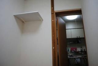 個室 - 家賃が44000円！あの山手線田町駅で秘蔵の物件！残り１部屋！【女性専用】} - ルームシェアルームメイト