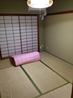 個室 - JR大塚駅徒歩2分！　6畳和室　エアコン完備　ベランダ有り　収納有り　インターネット使用可（光通信開通済）} - ルームシェアルームメイト