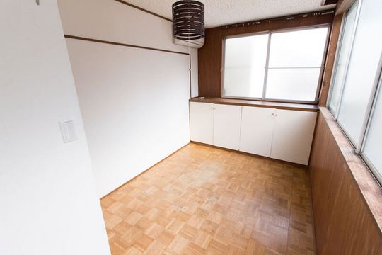 個室 - 【矢口渡】駅から徒歩4分！広々リビングの大人気ハウス} - ルームシェアルームメイト