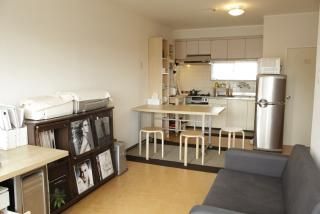 キッチン - ルームメイト1名募集します。  (3ヶ月間)} - ルームシェアルームメイト