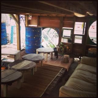 キッチン - 海の近くの手作りartハウス☻} - ルームシェアルームメイト