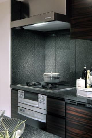 キッチン - ＪＲ「関内」駅徒歩6分　3ＬＤＫマンション洋室 23,000円　みなとみらいのすぐ近く} - ルームシェアルームメイト