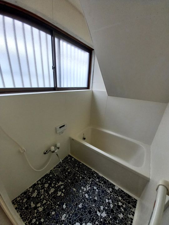 風呂 - 与野本町徒歩10分、ルームシェア3,4人} - ルームシェアルームメイト