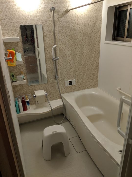 風呂 - 【高円寺】築四年の一軒家（水道光熱費込み）} - ルームシェアルームメイト