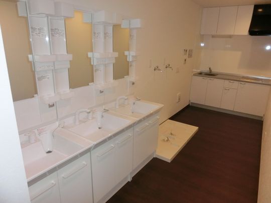 その他 - 男性限定♪新築シェアハウスのご紹介です（＾ｕ＾）} - ルームシェアルームメイト