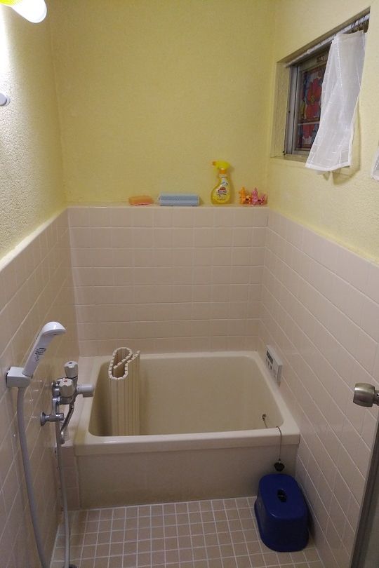 風呂 - 兵庫県ＪＲ明石駅付近 ハウスシェア (木造) ガス光熱費込} - ルームシェアルームメイト