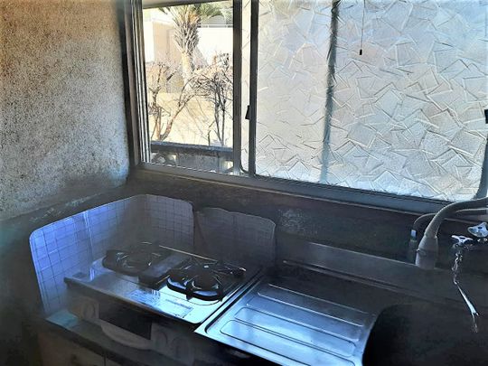 キッチン - 高崎駅から2.5km、閑静な住宅街、光熱費込み月25000円　駐車場無料} - ルームシェアルームメイト