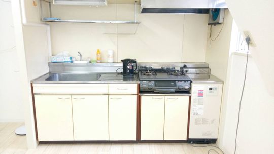 キッチン - 【池袋徒歩7分！】短期シェアハウス！！！} - ルームシェアルームメイト