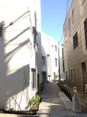 建物 - 戸越銀座でスペース利用} - ルームシェアルームメイト